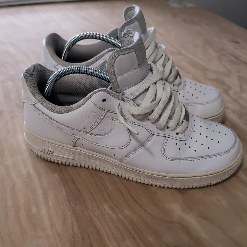 Nike Men's Air Force 1 Low '07 Athletic Shoes Triple White CW2288-111 Lot 10‎